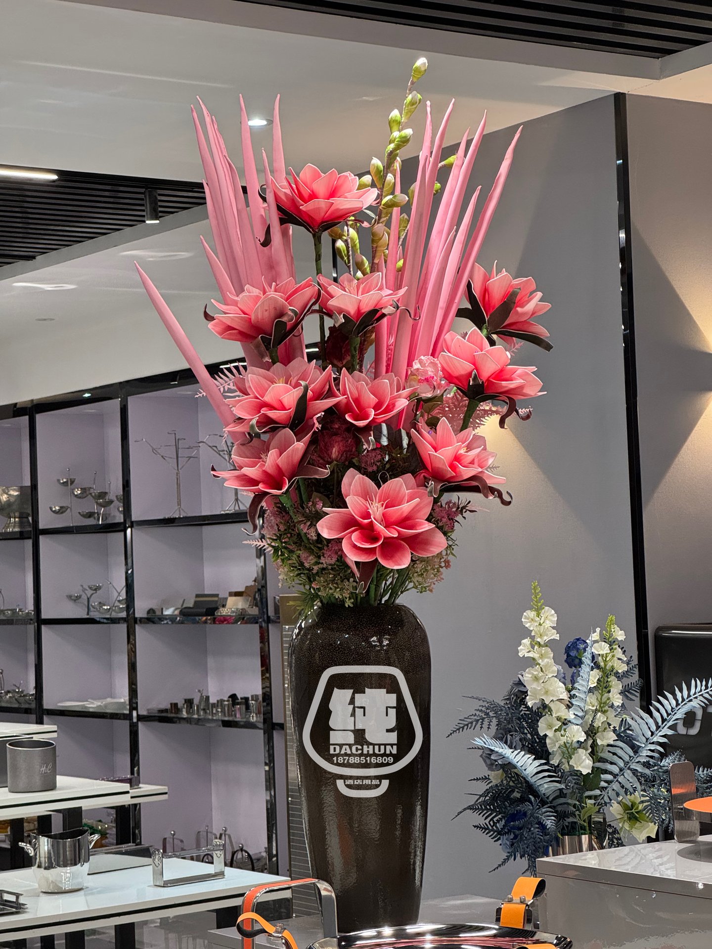 「绯焰灼春·雅韵花器」多功能艺术花艺